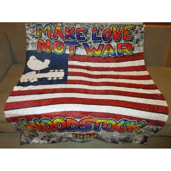 New Make Love Not War Woodstock Fleece Throw Gift Blanket Music Event Hippie NIP - Picture 2 of 5